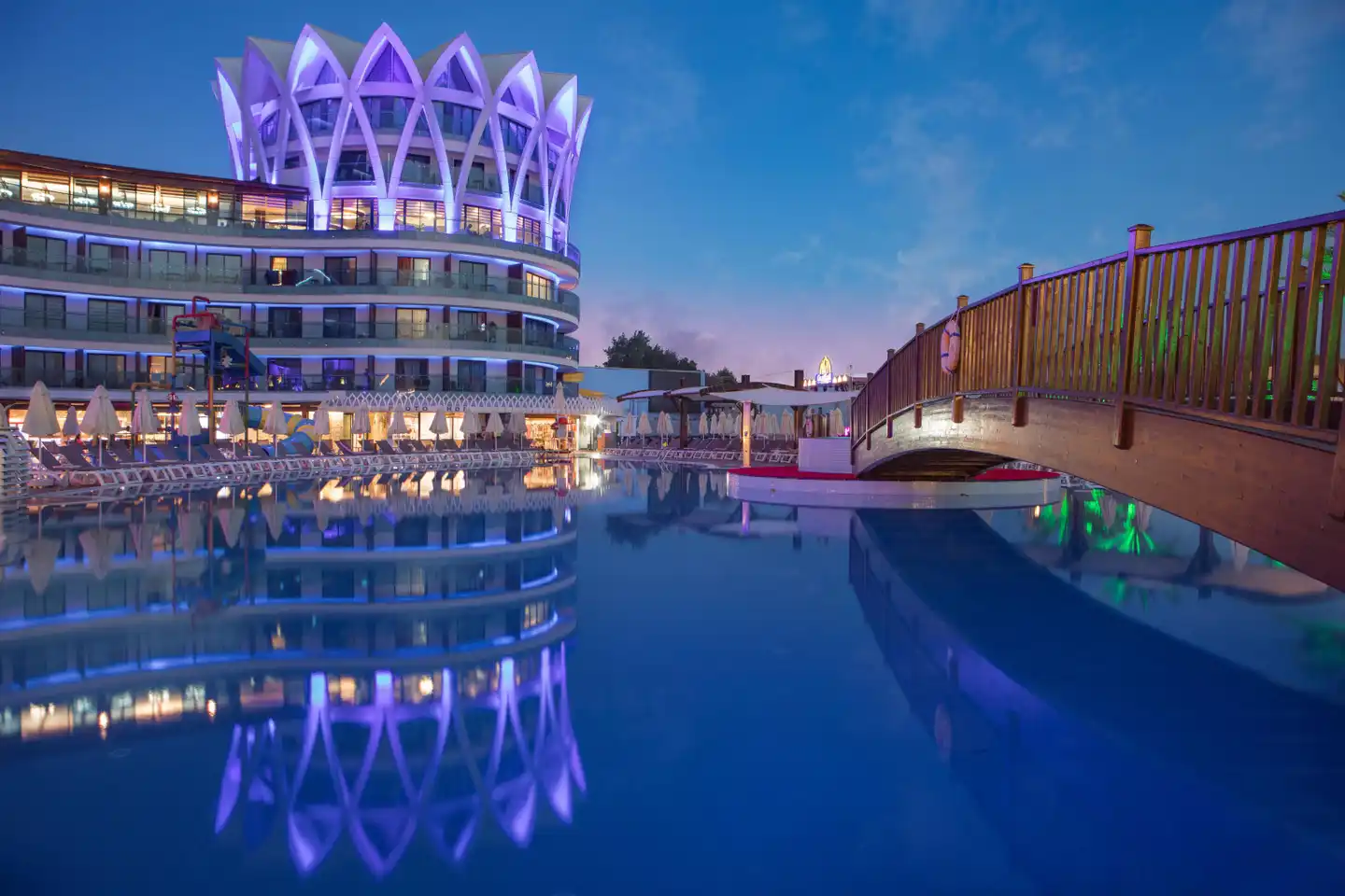 Granada Luxury Okurcalar Hotel Aussenansicht