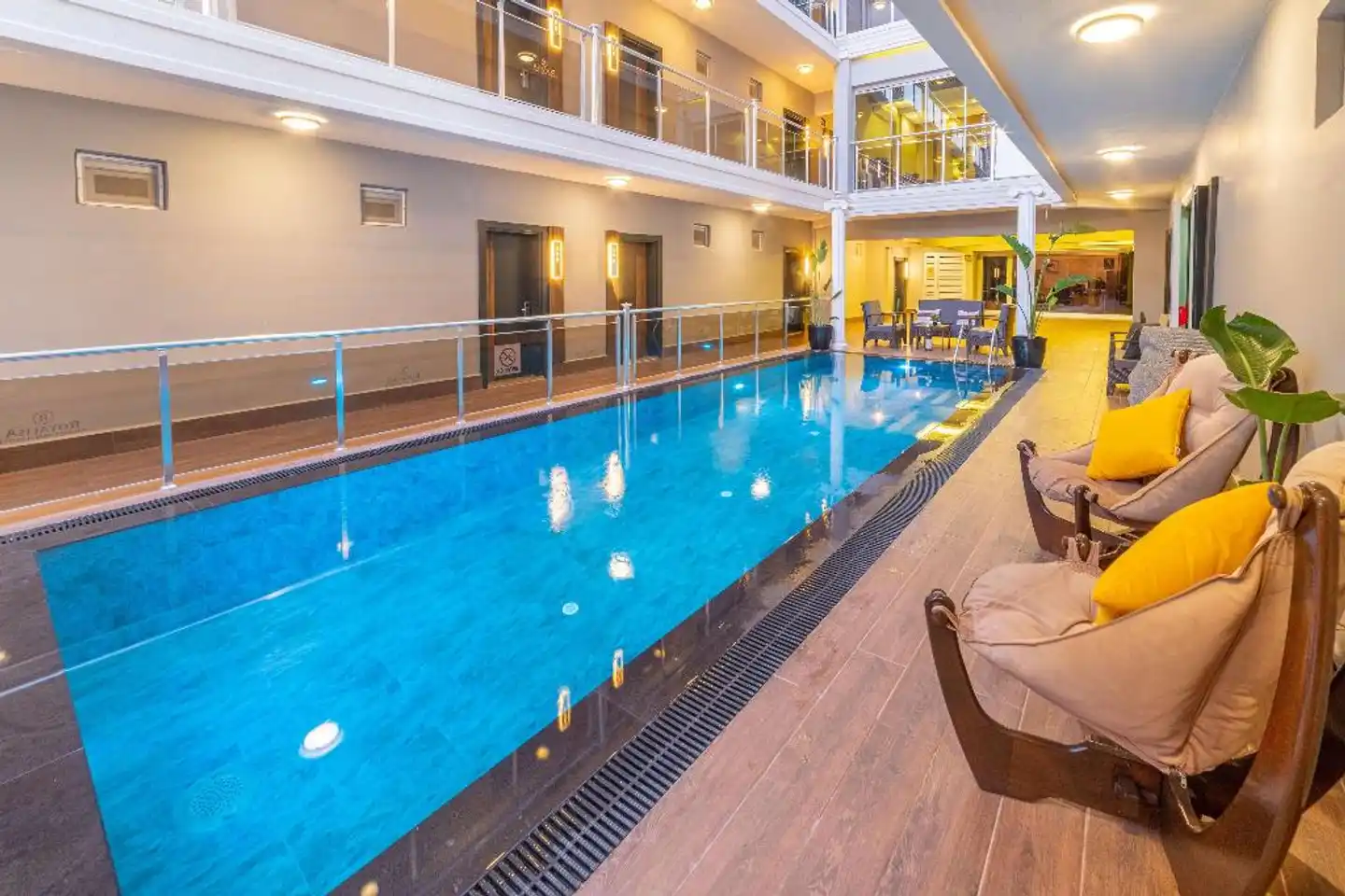 Royalisa Palmiye Beach Hotel Hallenbad