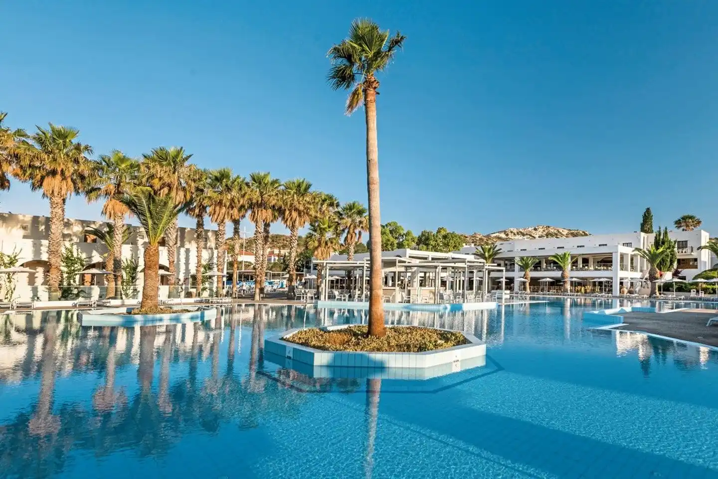 Porto Bello Beach Hotel & Aqua Park Pool
