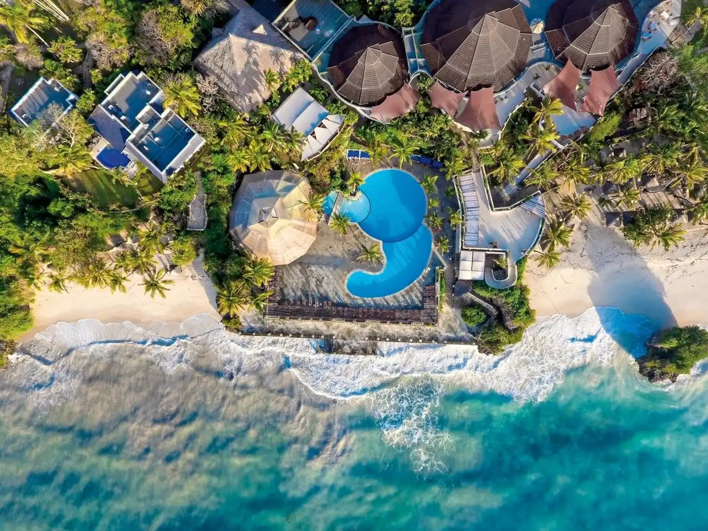 Leopard Beach Resort & Spa Pool