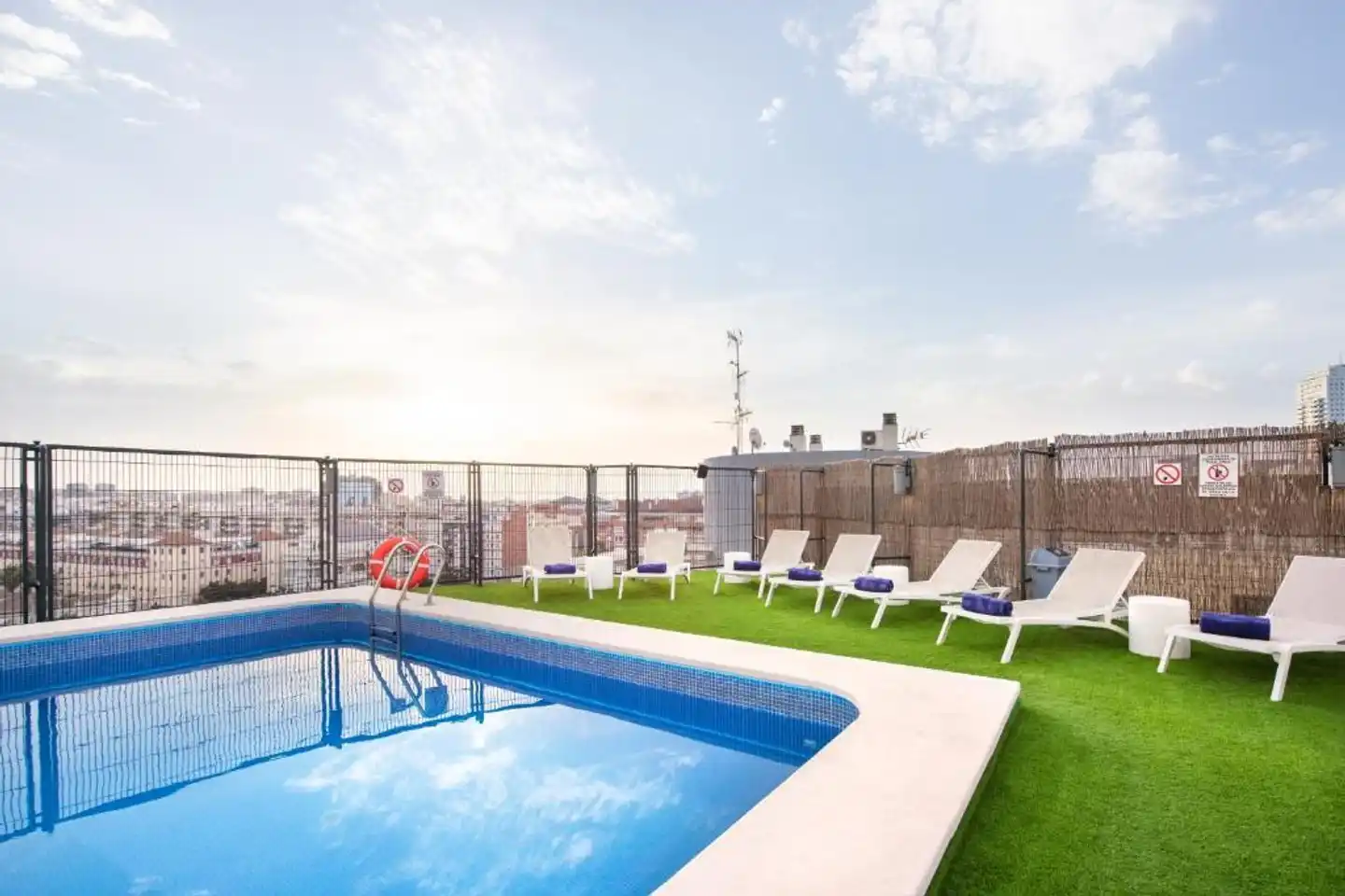 Exe Rey Don Jaime Pool