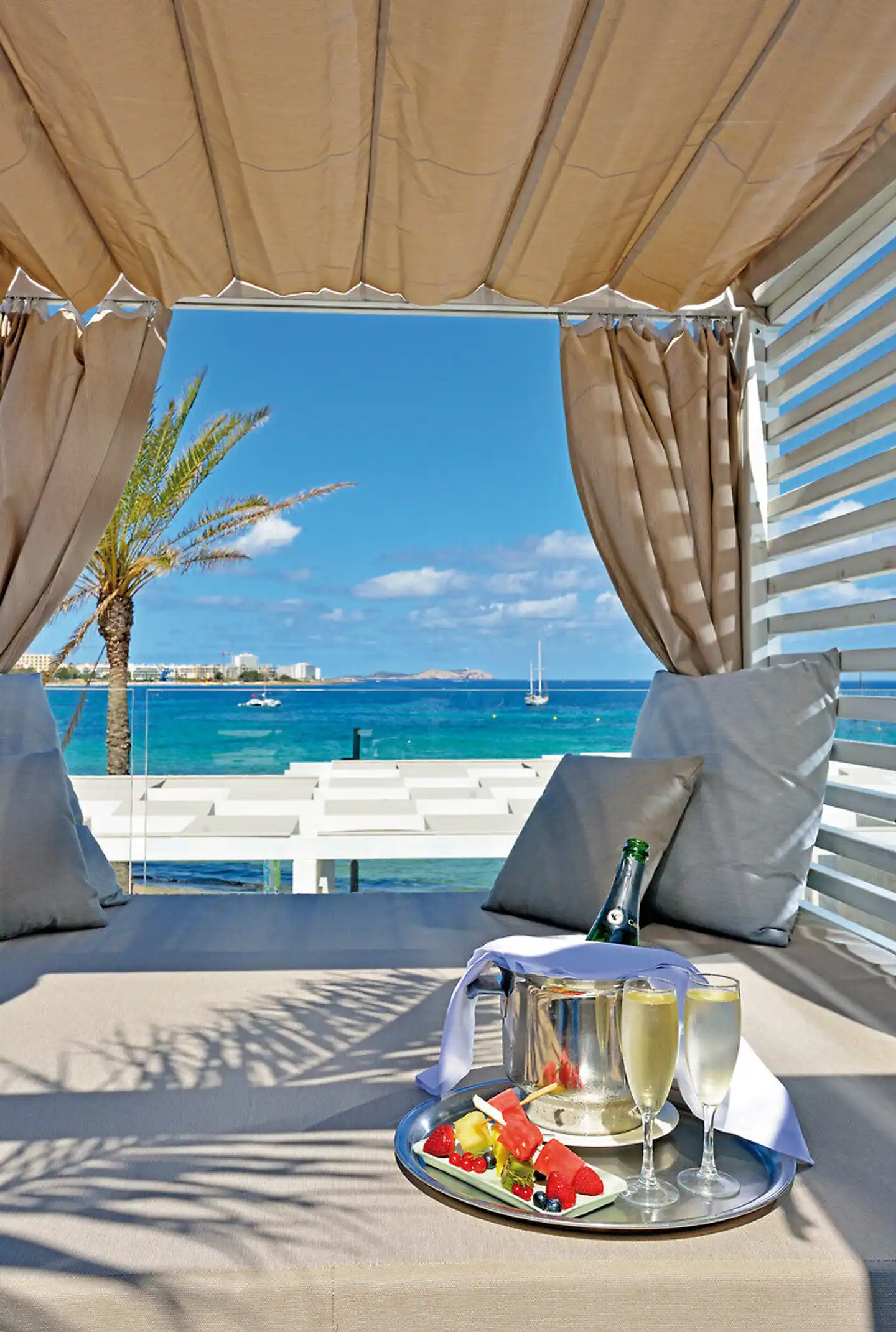 Alua Hawaii Ibiza by AMR Collection Personen