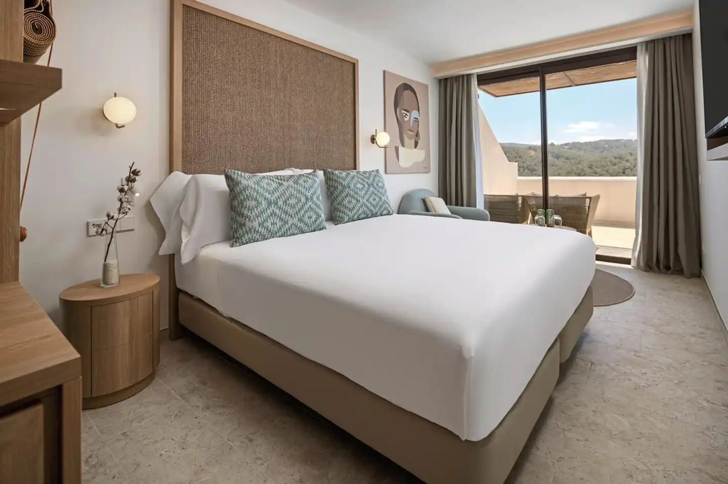 Cala San Miguel Hotel Ibiza, Curio Collection by Hilton Wohnbeispiel