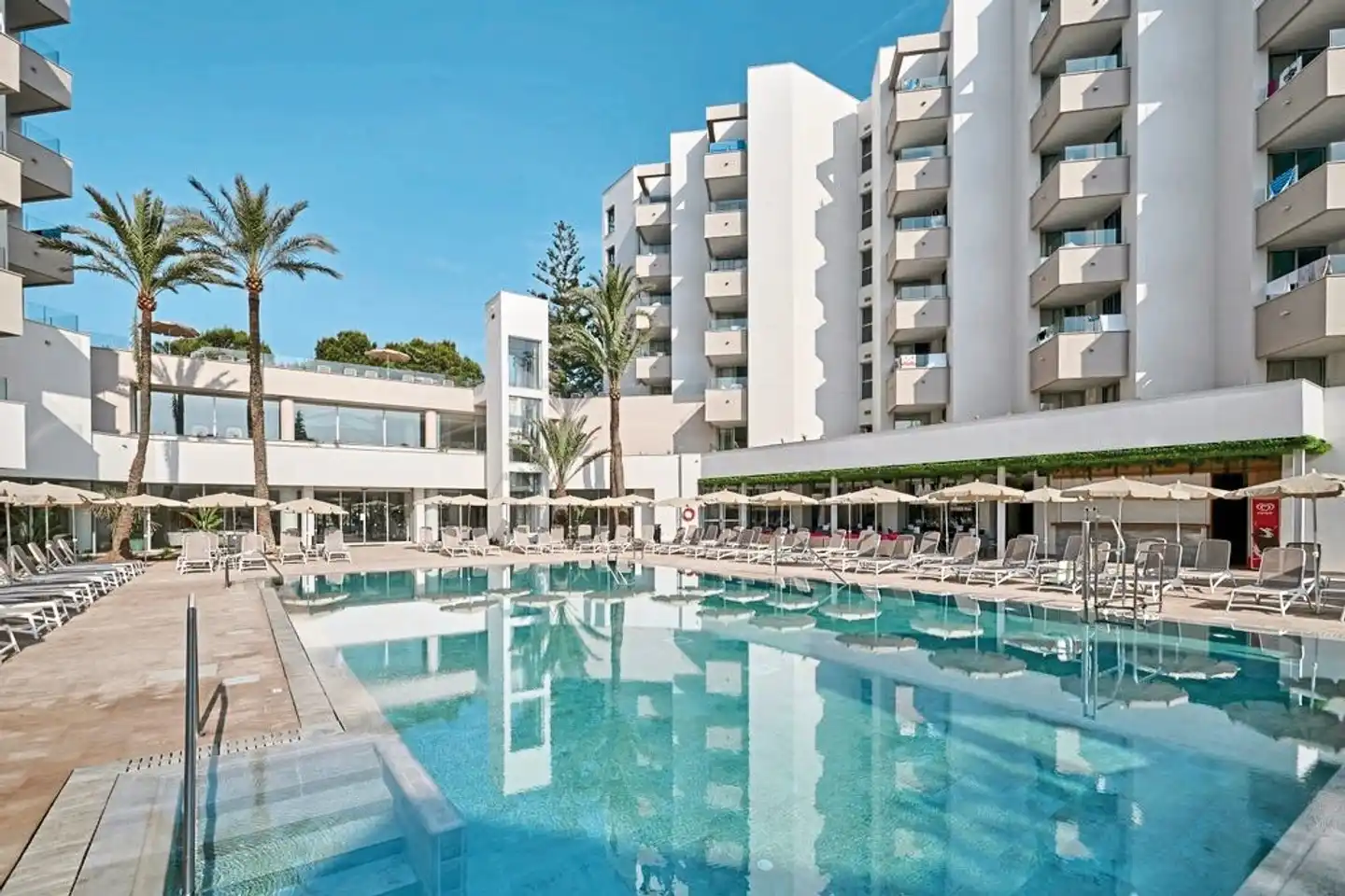 Hipotels Bahia Grande Pool
