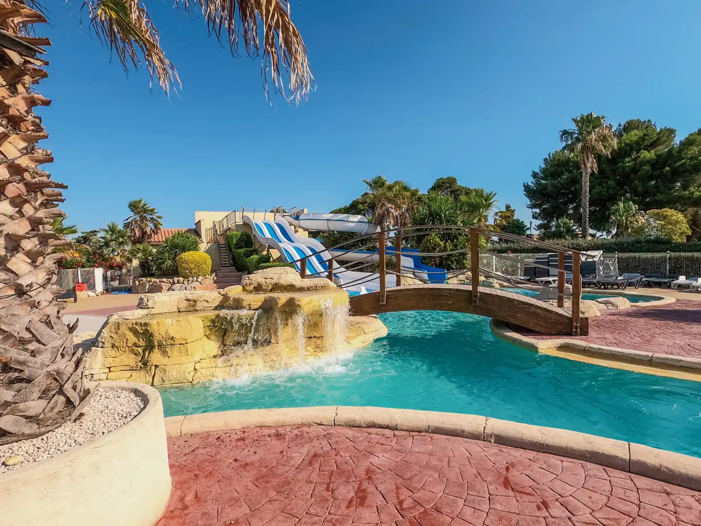Domaine Les Mûriers Pool
