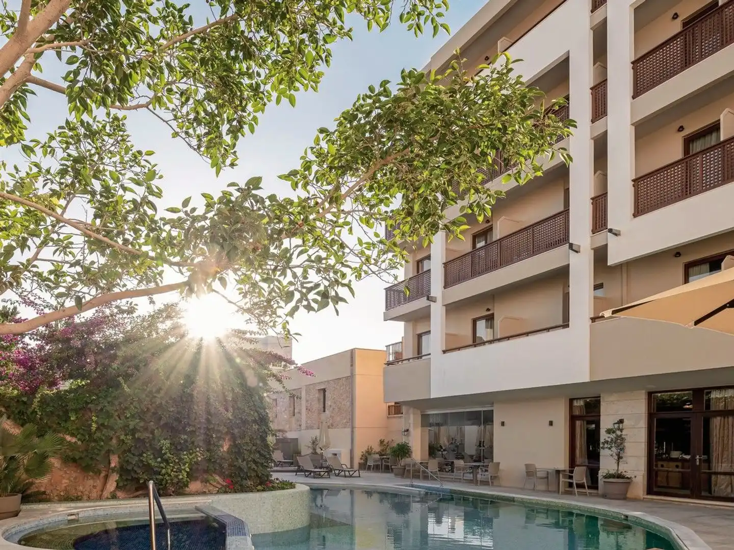 Ideon Pool