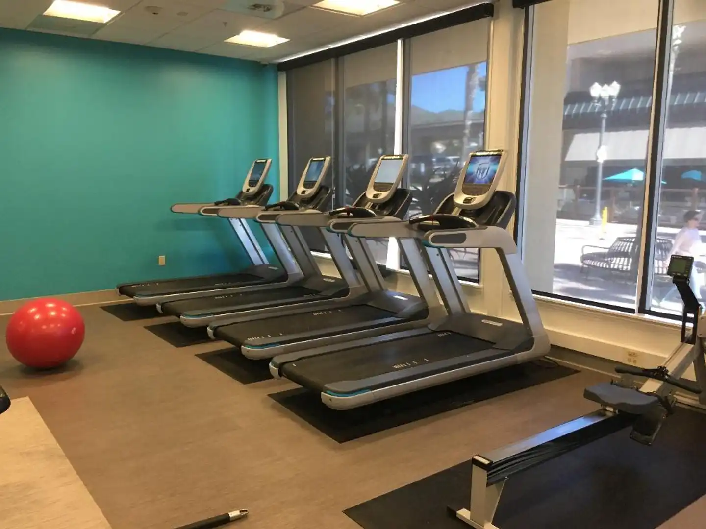 Crowne Plaza Hotel Ventura Beach Sport und Entertainment