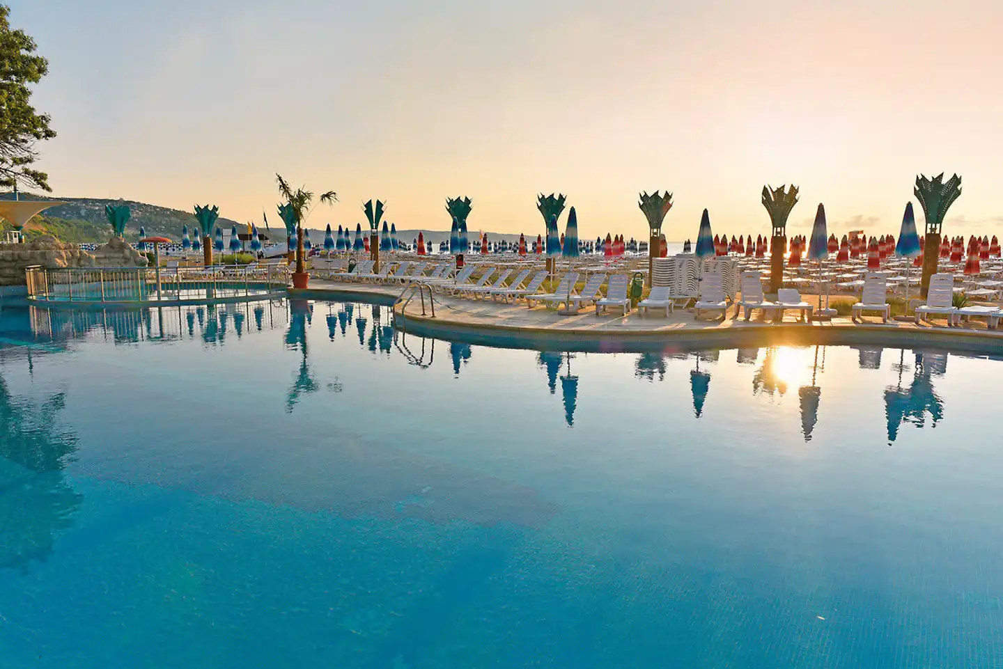Nona Pool