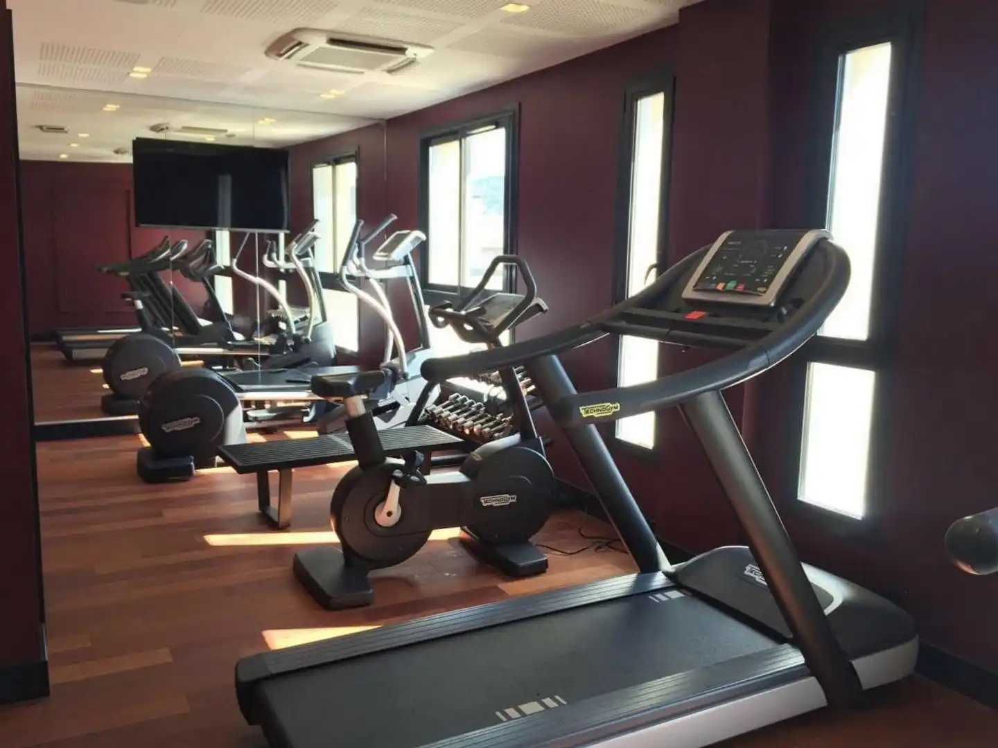 Mercure Cannes Centre Univers Sport und Entertainment