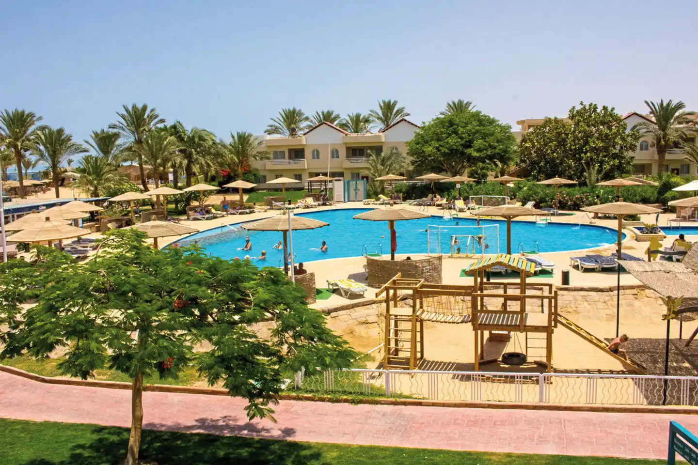 Golden Beach Resort Pool