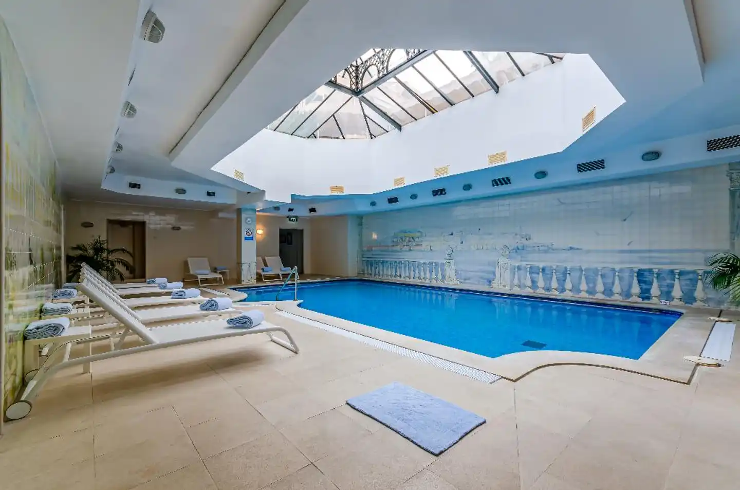 Olissippo Lapa Palace Hallenbad