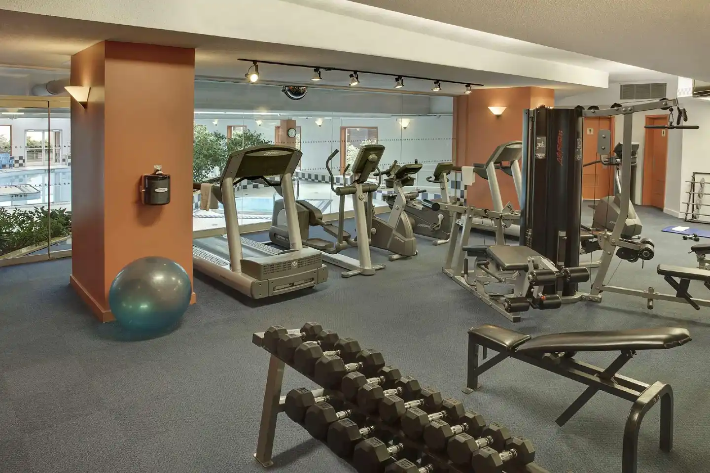 HOTEL HALIFAX Sport und Entertainment