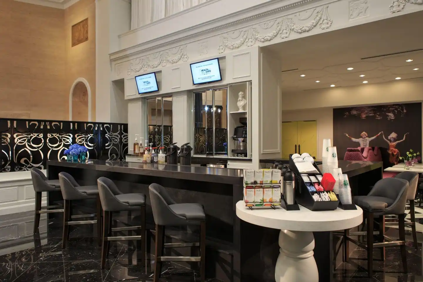 Courtyard by Marriott Boston Downtown Bar