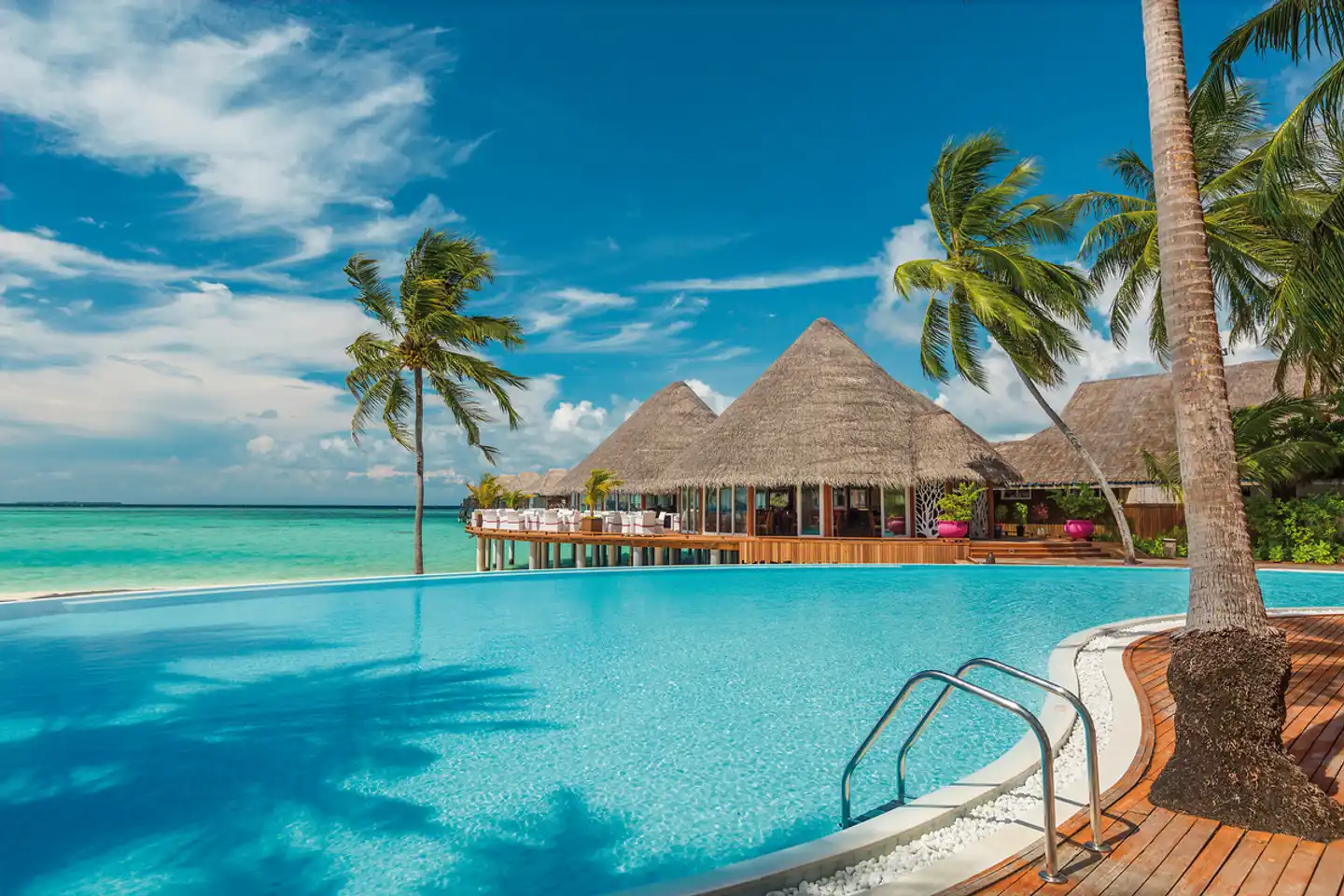 Sun Siyam Vilu Reef Maldives Pool