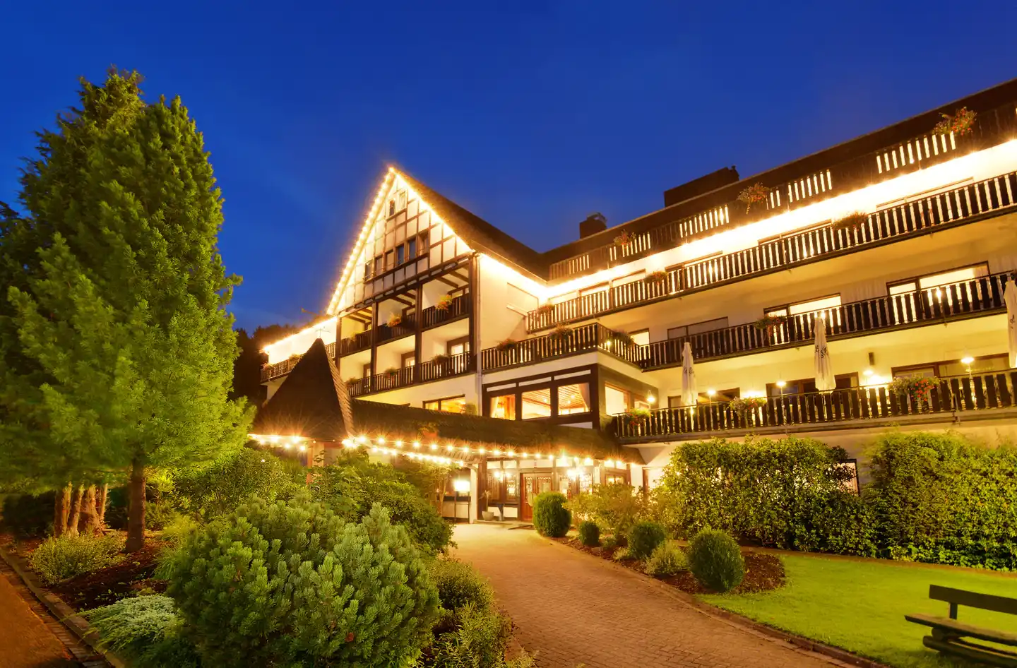 Sauerland Alpin Hotel Aussenansicht