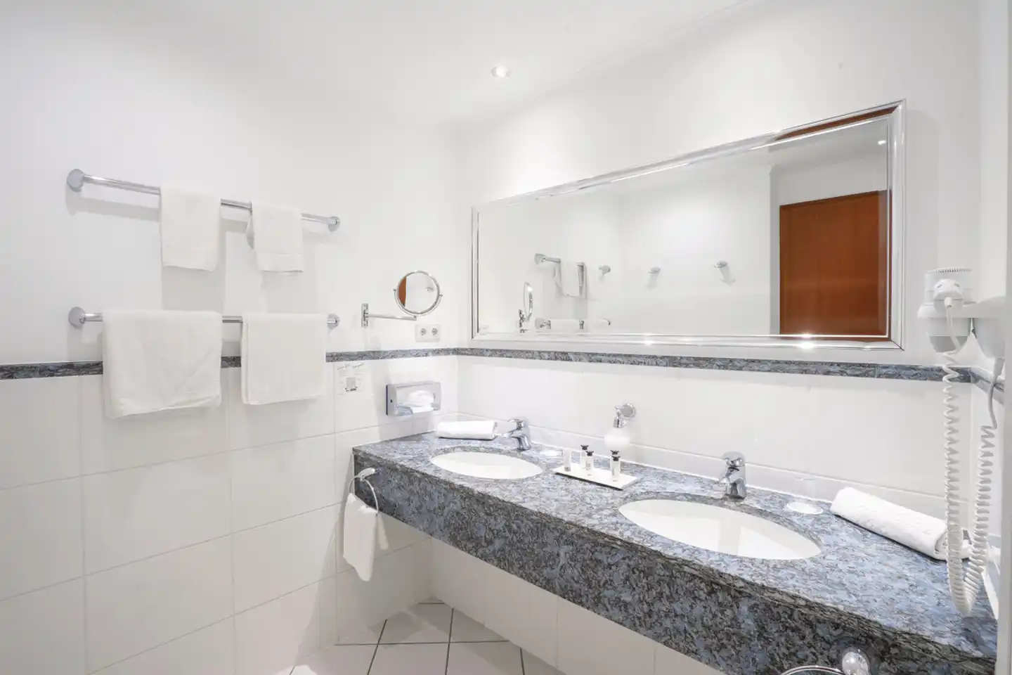 Grand Hotel Binz Badezimmer