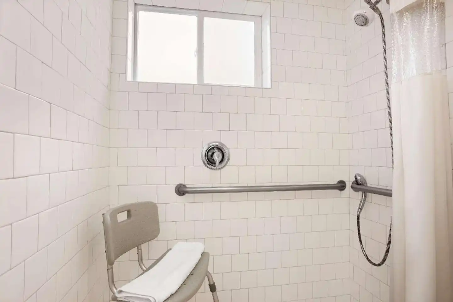 Travelodge by Wyndham Bakersfield Badezimmer