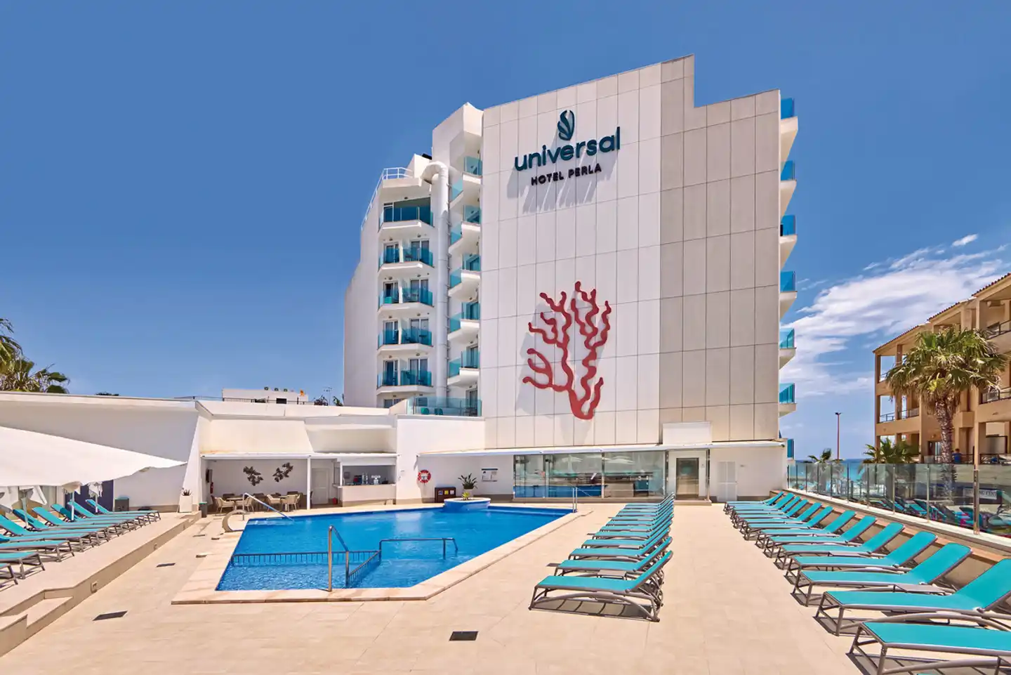 Universal Hotel Perla Aussenansicht