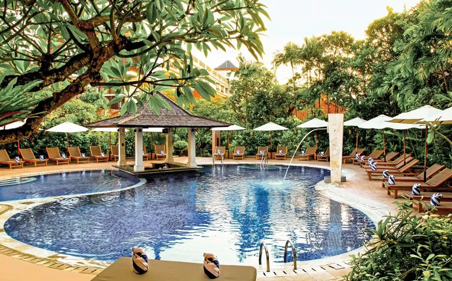 Puri Raja Hotel Legian Bali Pool