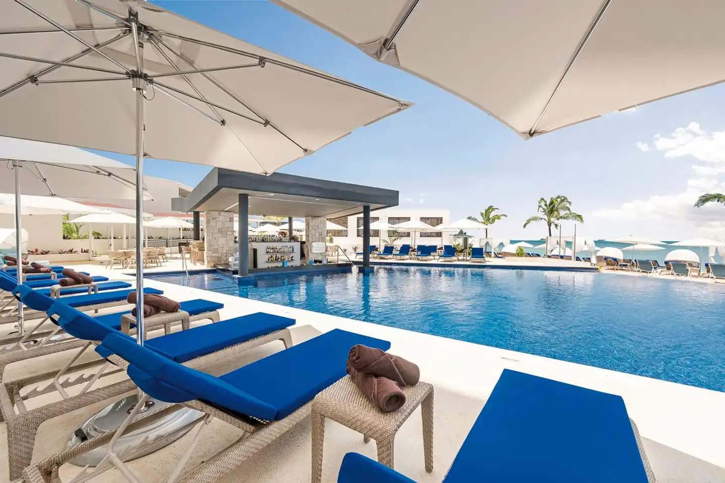 Royalton CHIC Antigua Pool