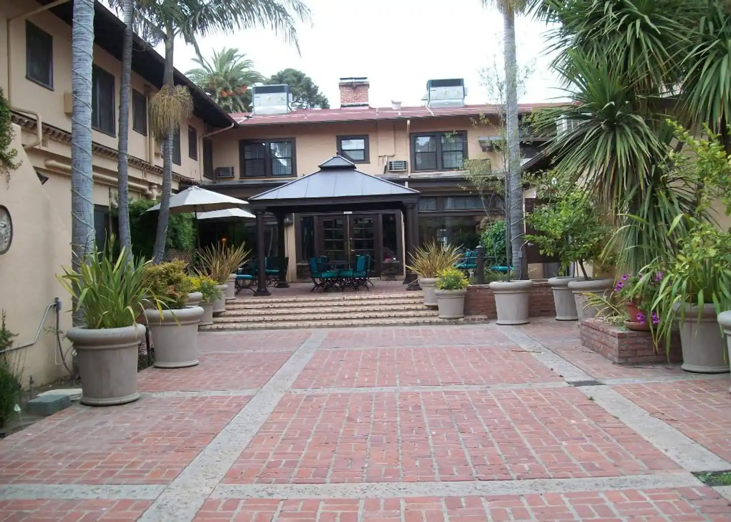Historic Santa Maria Inn Aussenansicht