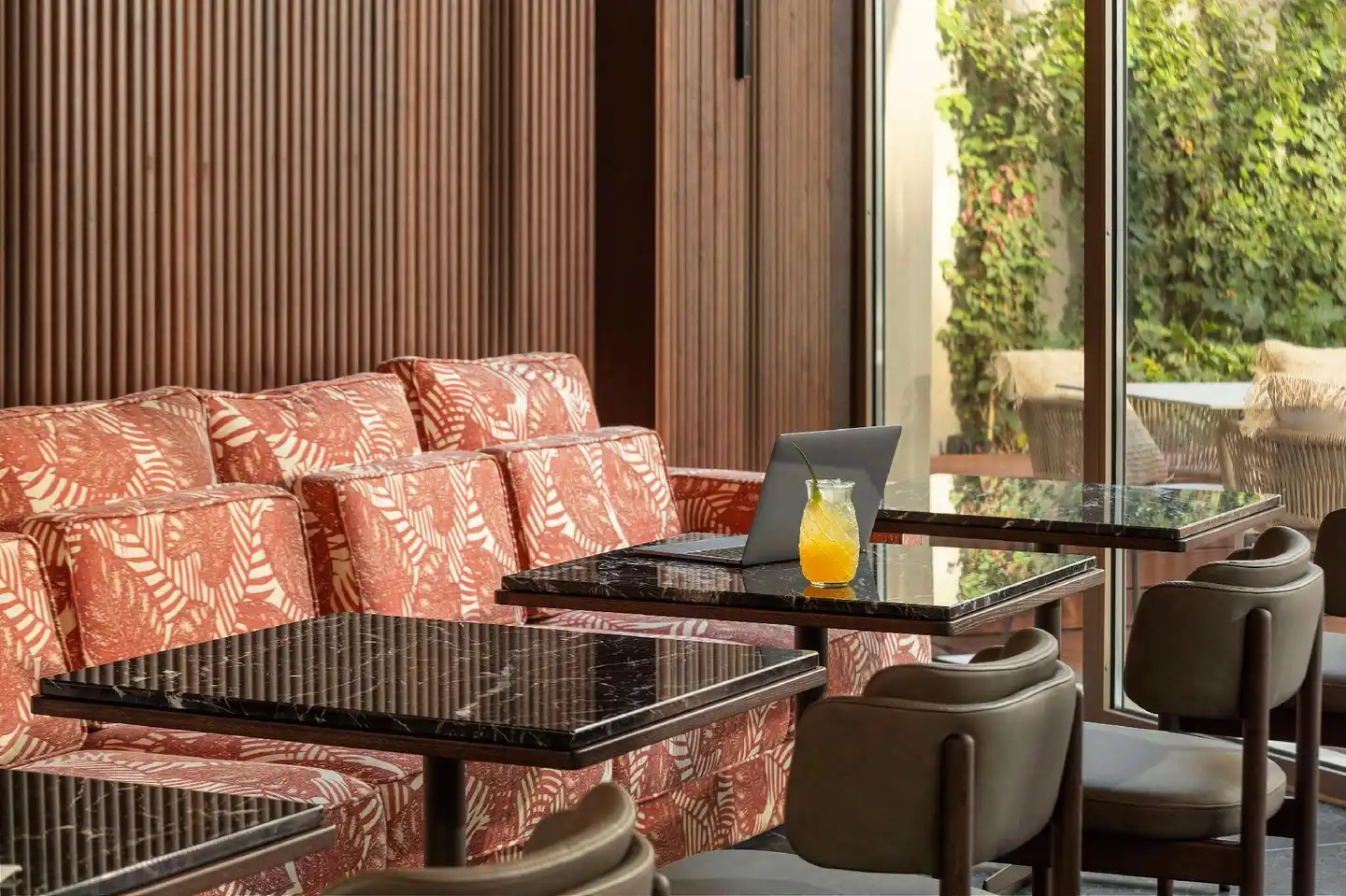 SANA Executive Hotel Lobby