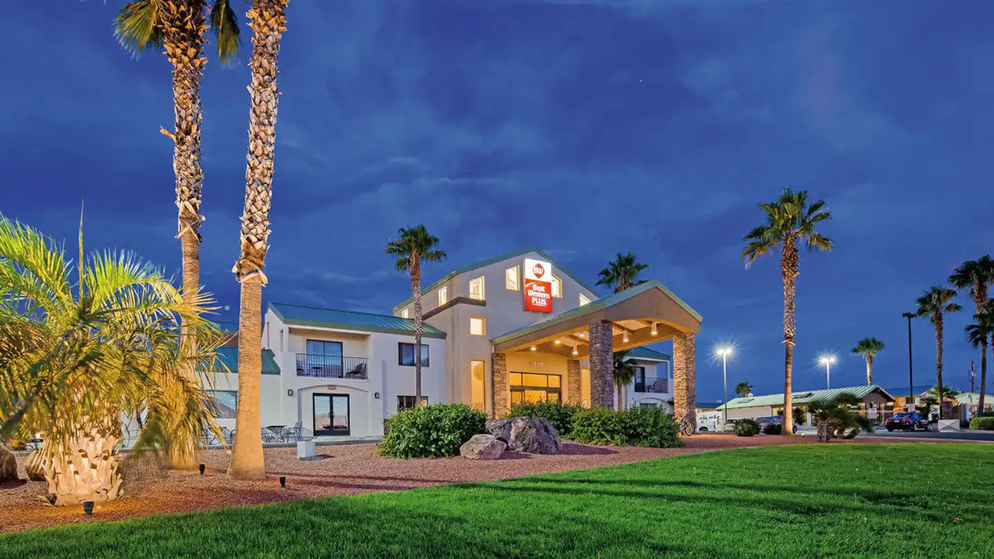 Best Western Plus King's Inn & Suites Aussenansicht