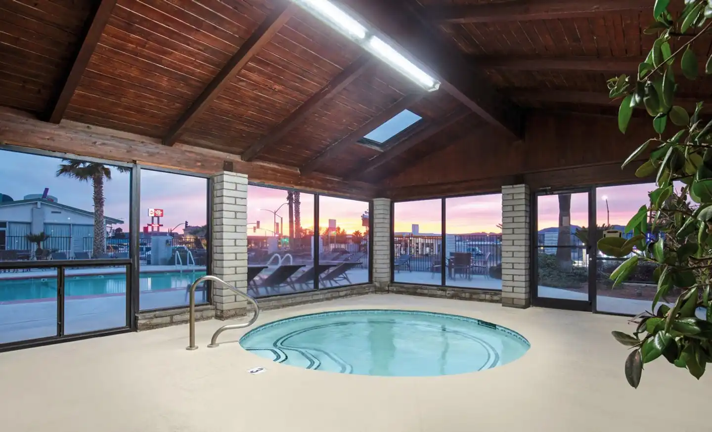 Best Western Plus King's Inn & Suites Wellness