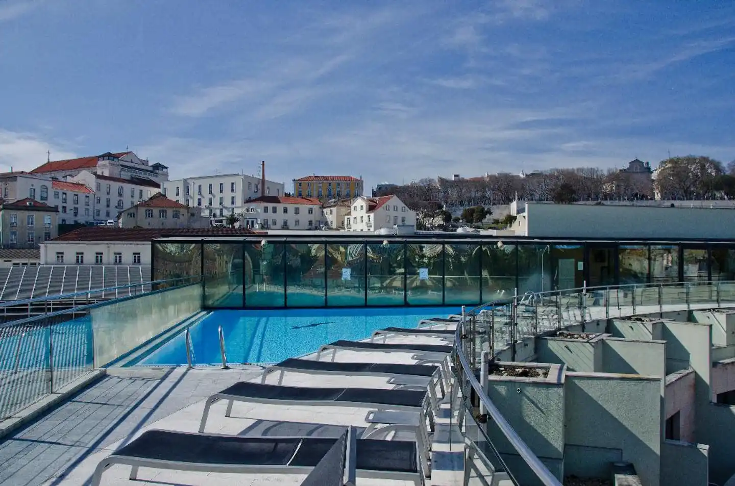 VIP Executive Eden Aparthotel Pool