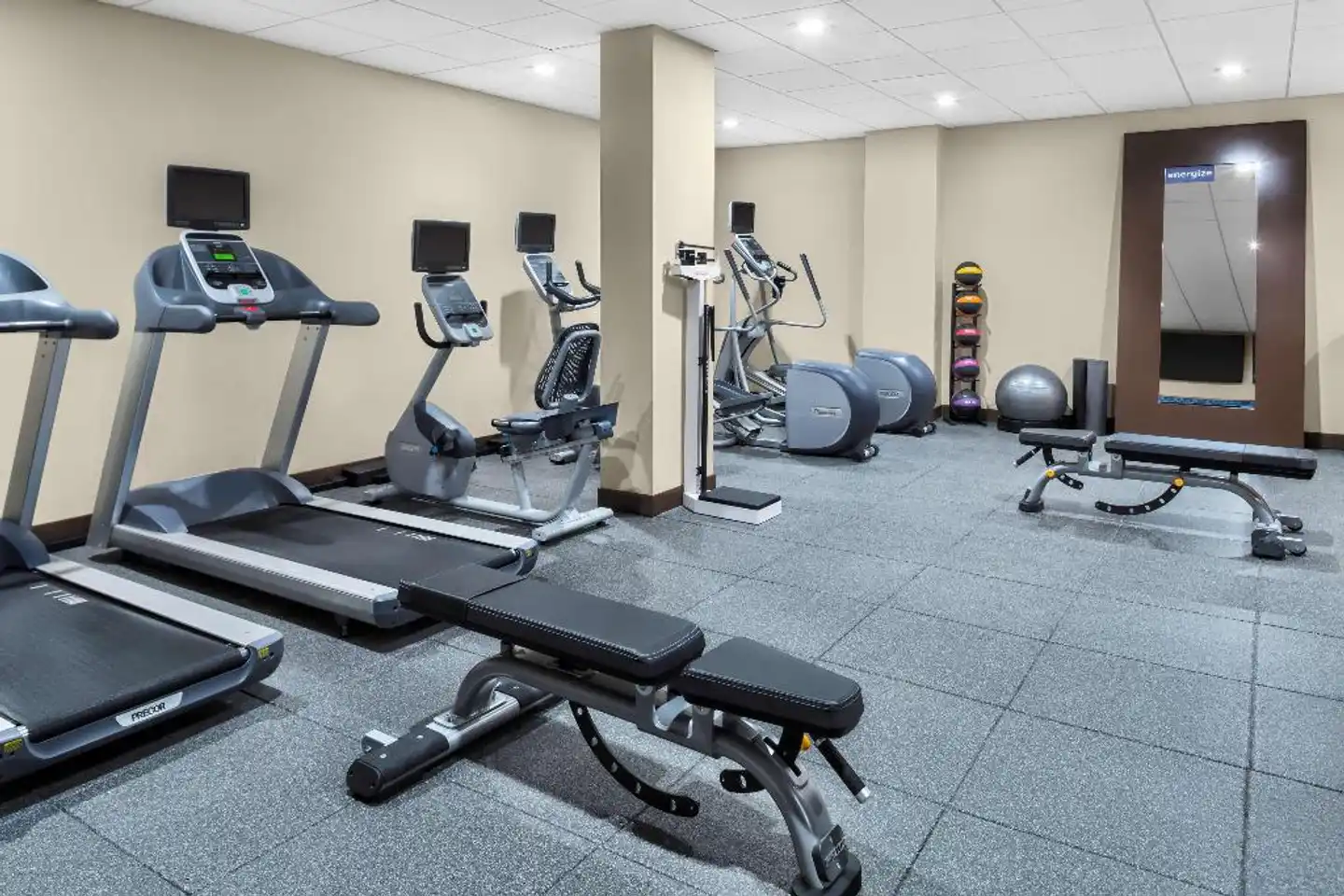 Hampton Inn & Suites Los Angeles/Hollywood Sport und Entertainment