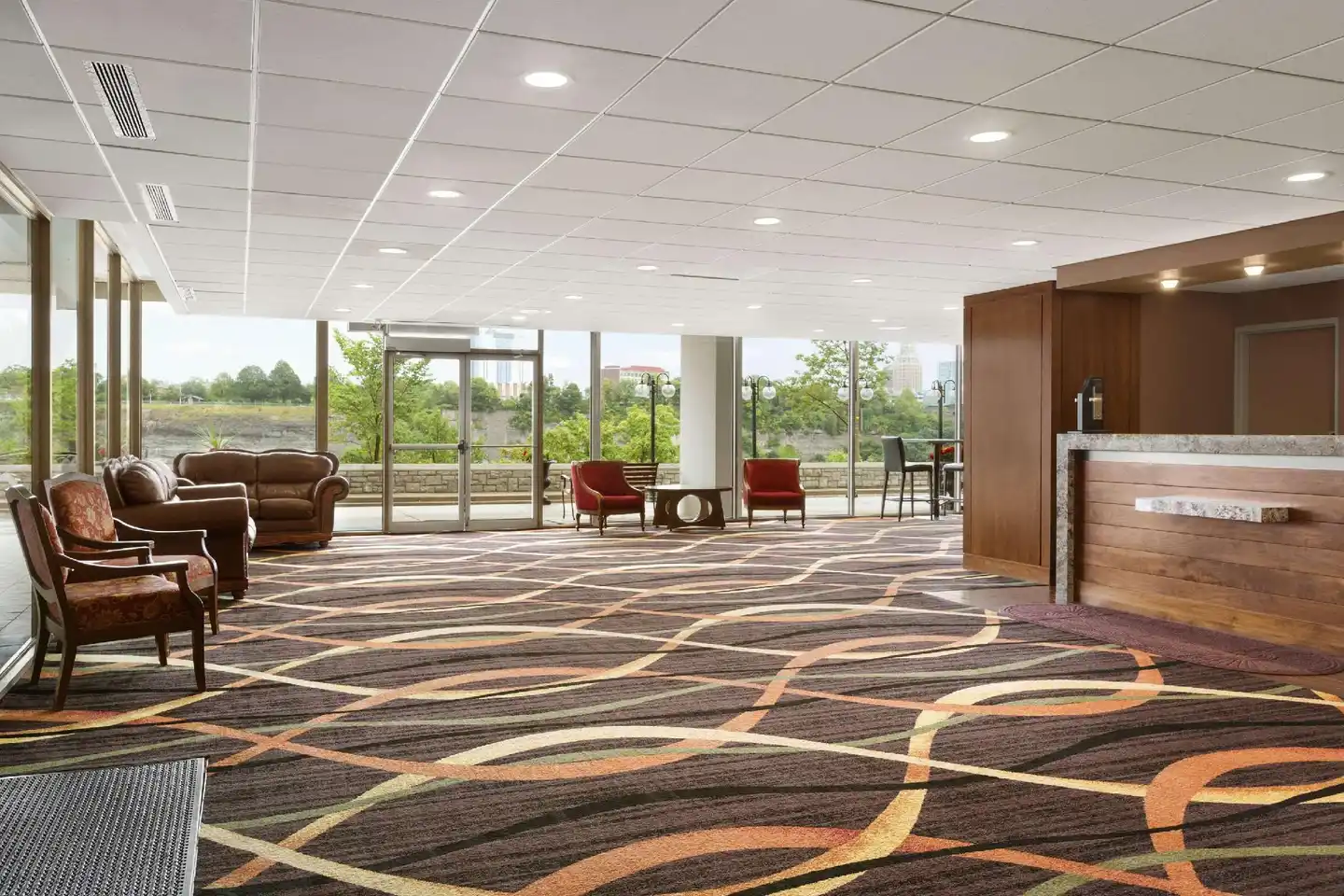 Travelodge by Wyndham Niagara Falls Fallsview Lobby
