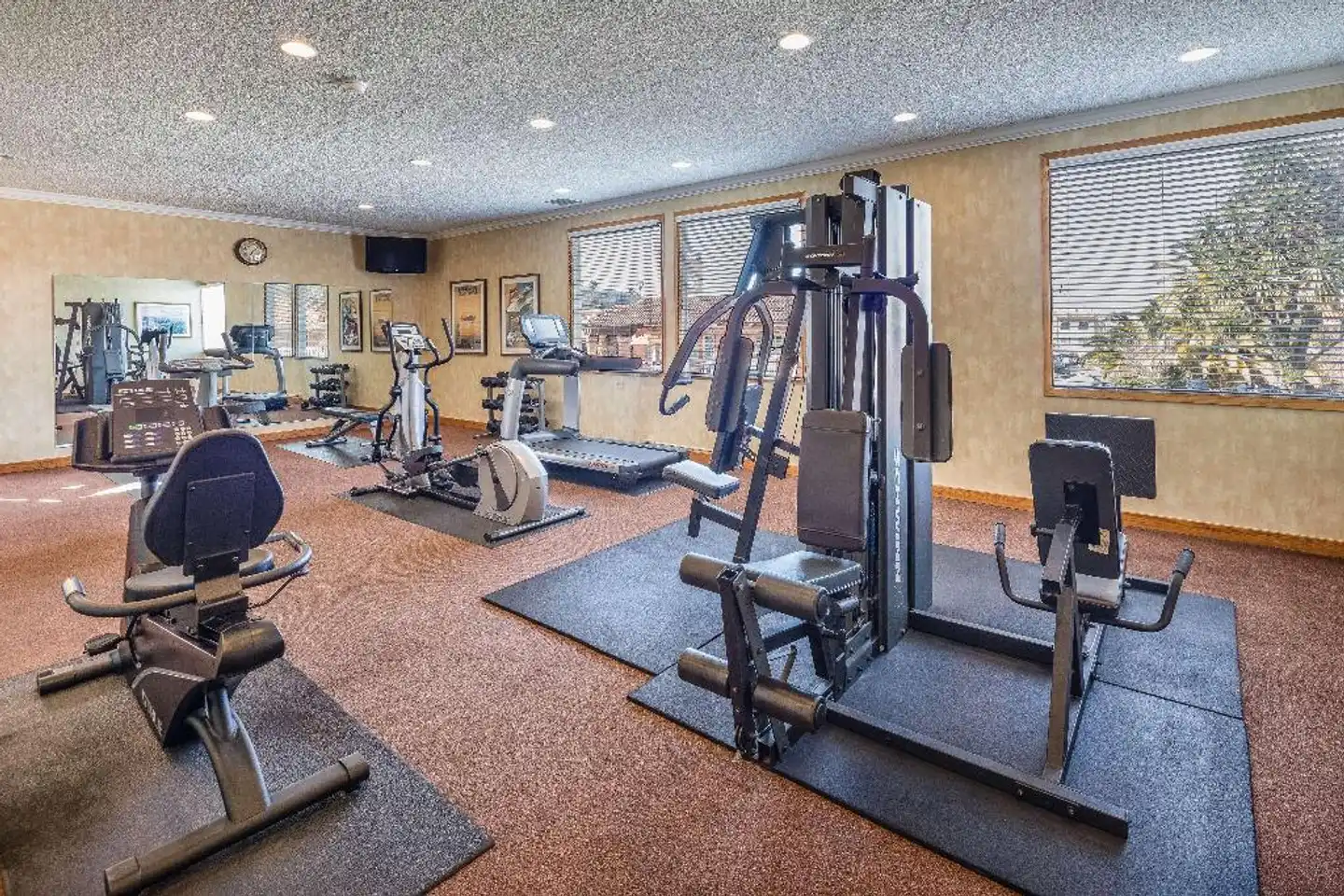 SFO Airport Hotel, El Rancho Inn Signature Collection Sport und Entertainment