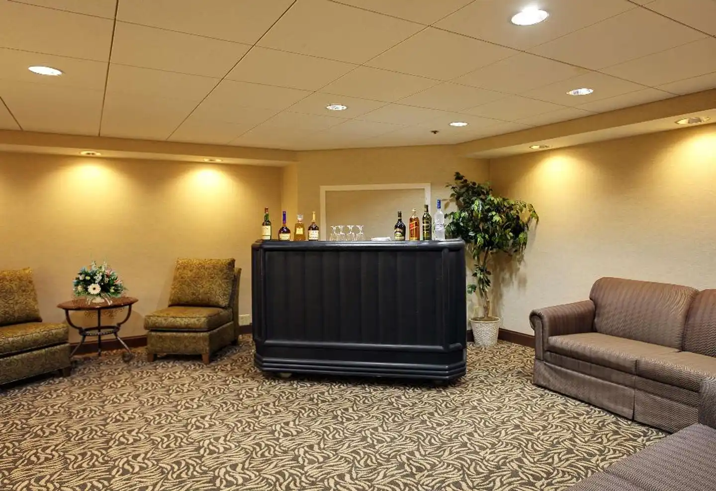 Wyndham Garden Philadelphia Airport Lobby