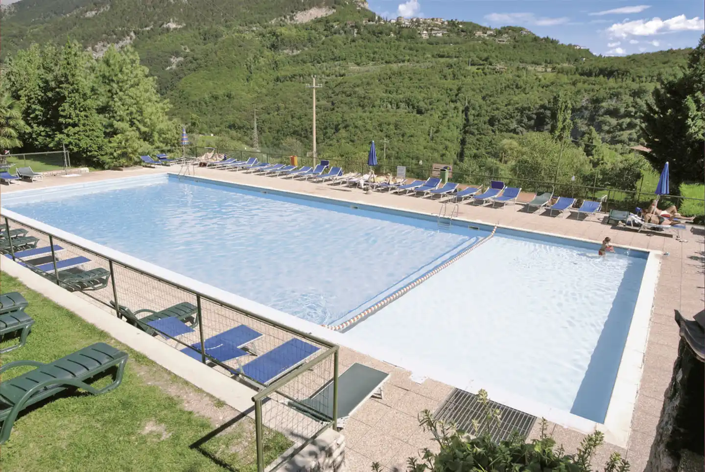 Miralago Pool