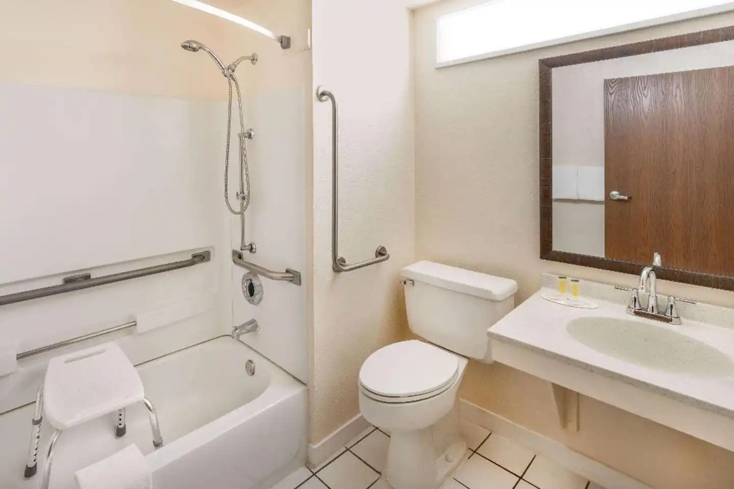 Super 8 by Wyndham Cheyenne WY Badezimmer