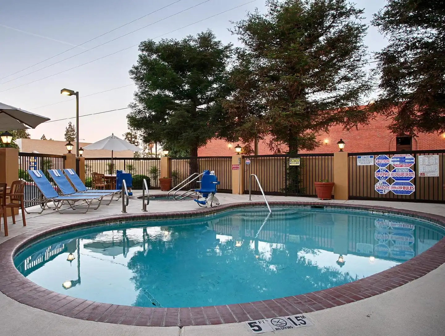 Best Western PLUS Fresno Inn Pool