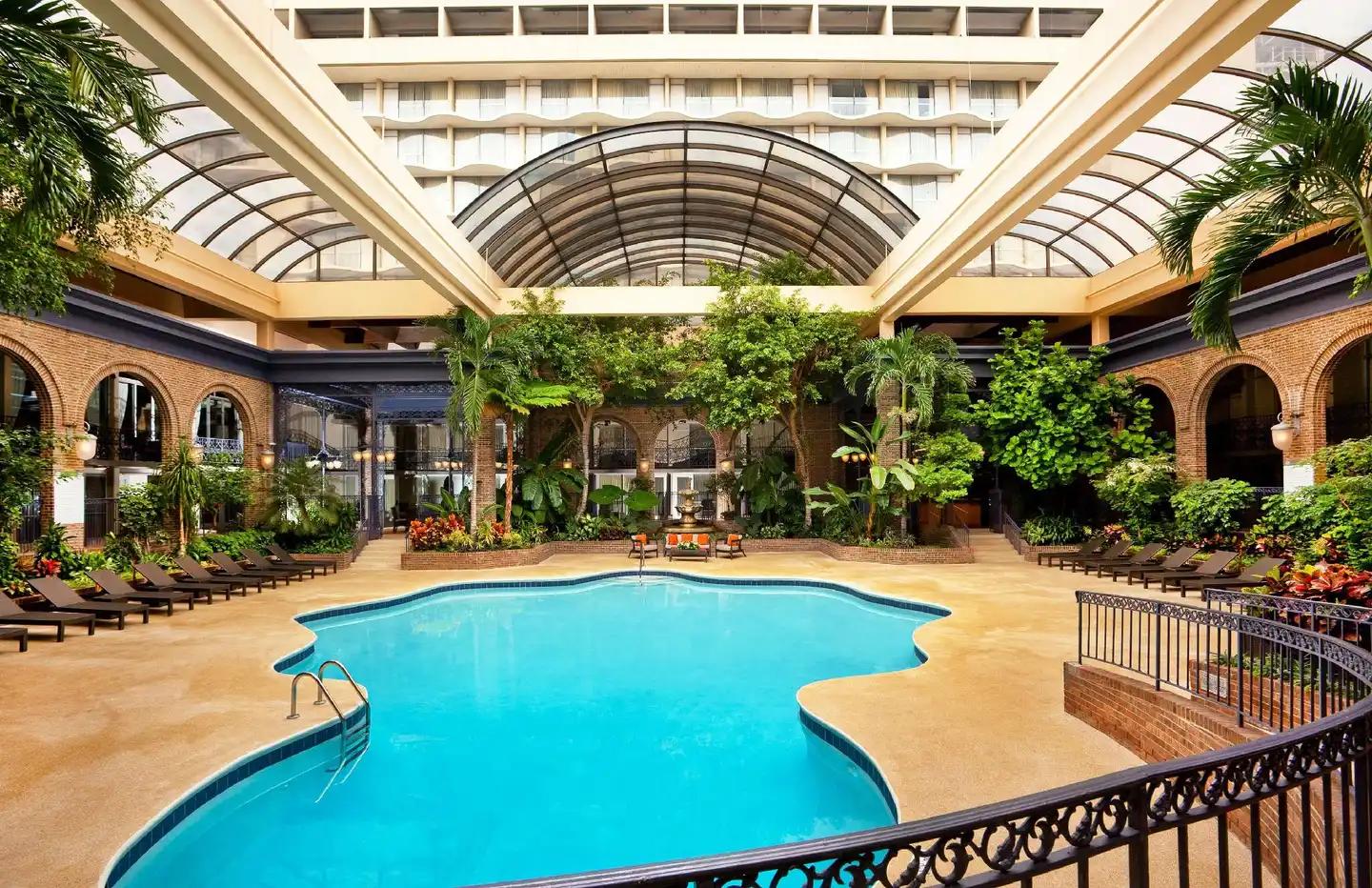 Courtland Grand Hotel, Trademark Collection by Wyndham Hallenbad