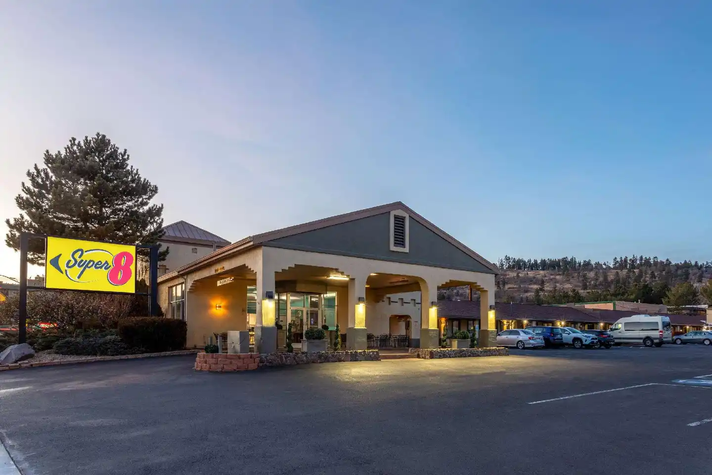Super 8 by Wyndham NAU Downtown Conference Center Aussenansicht