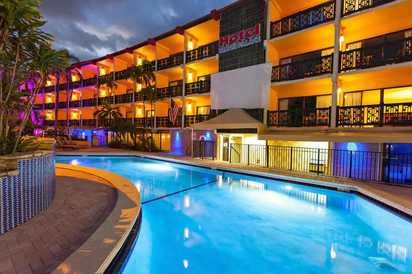 Royal Beach Palace Pool