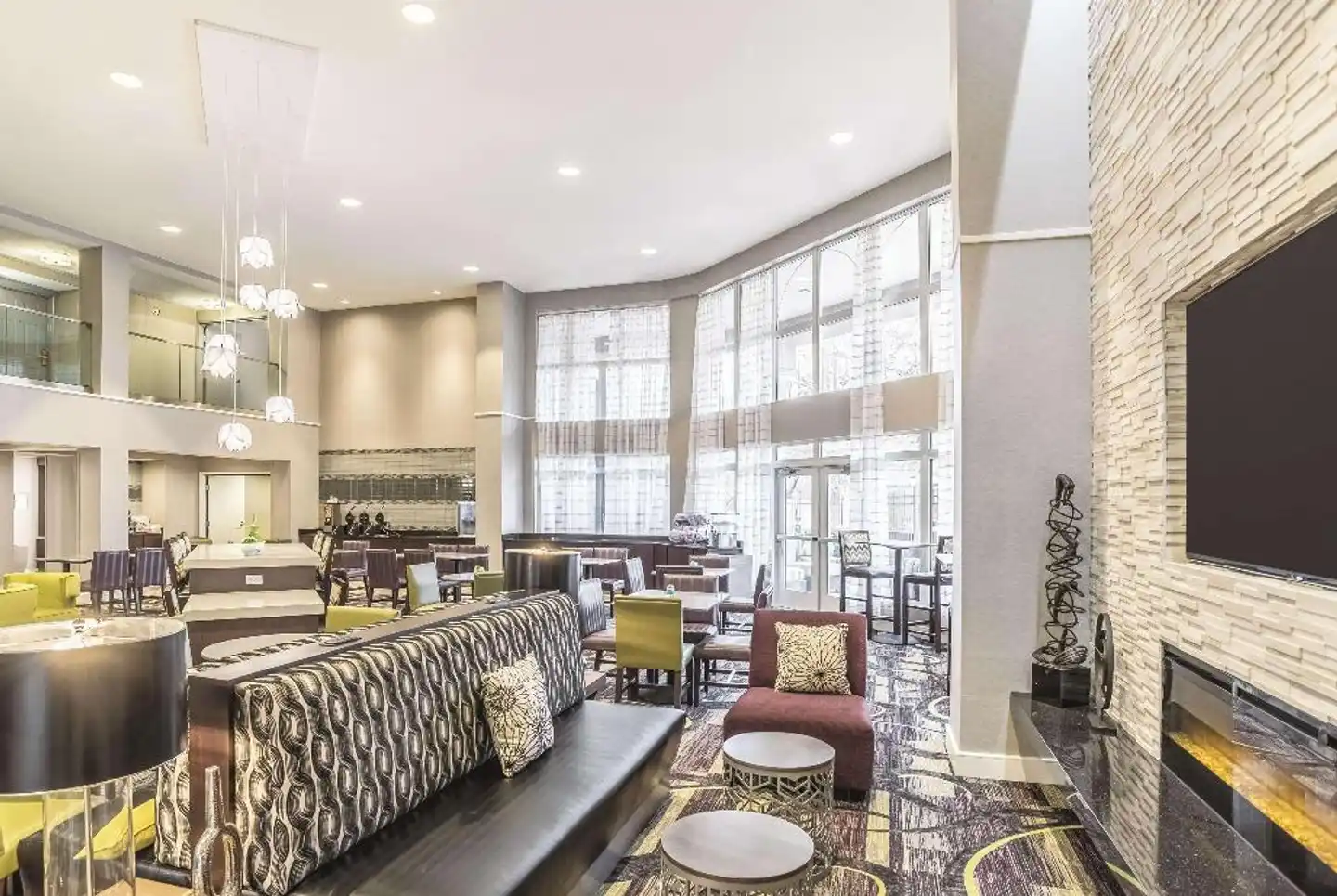 La Quinta Inn & Suites Flagstaff Lobby