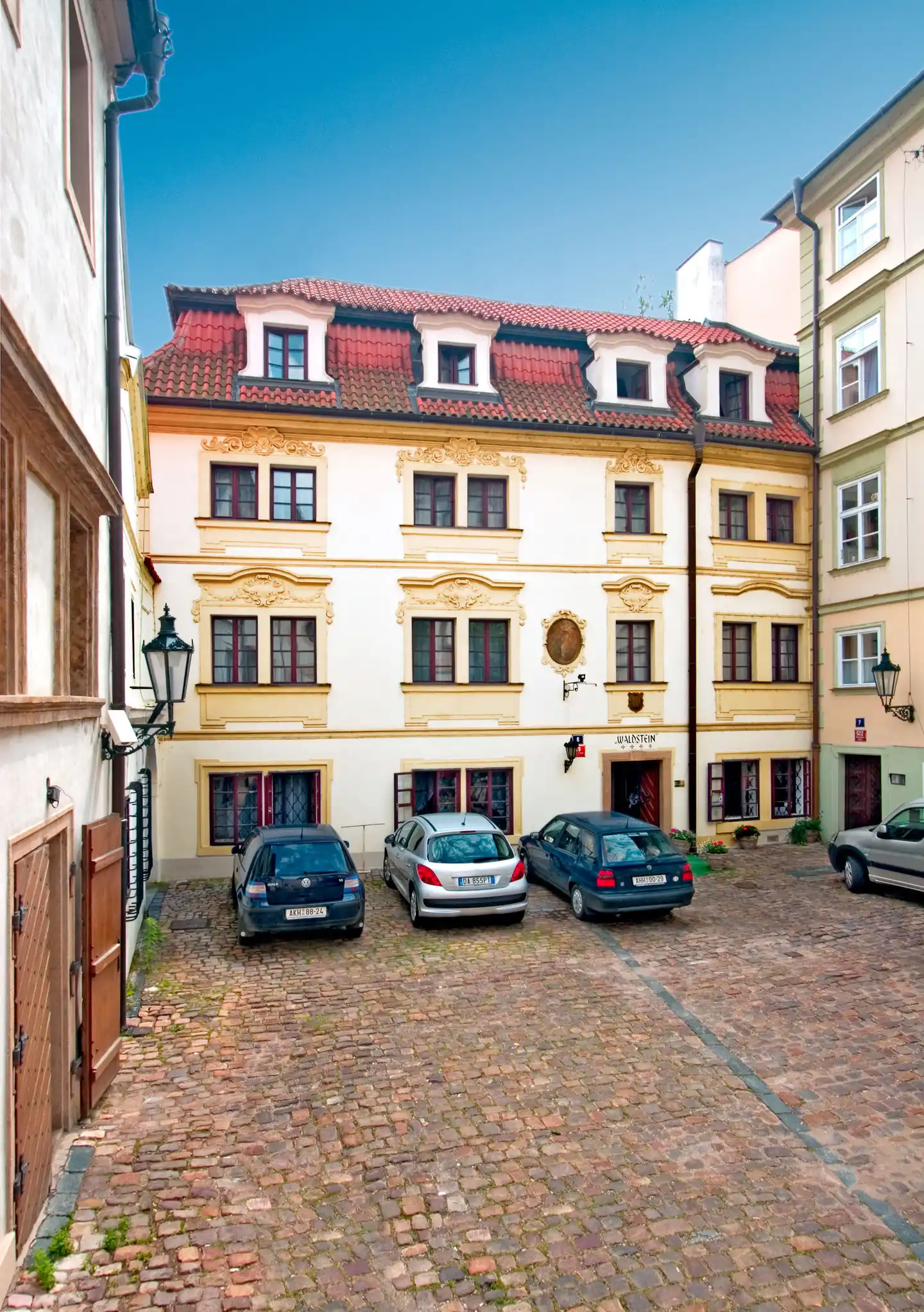 Waldstein Aussenansicht