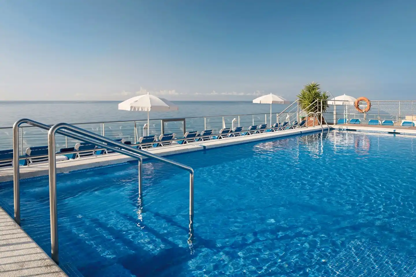 htop Pineda Palace Pool