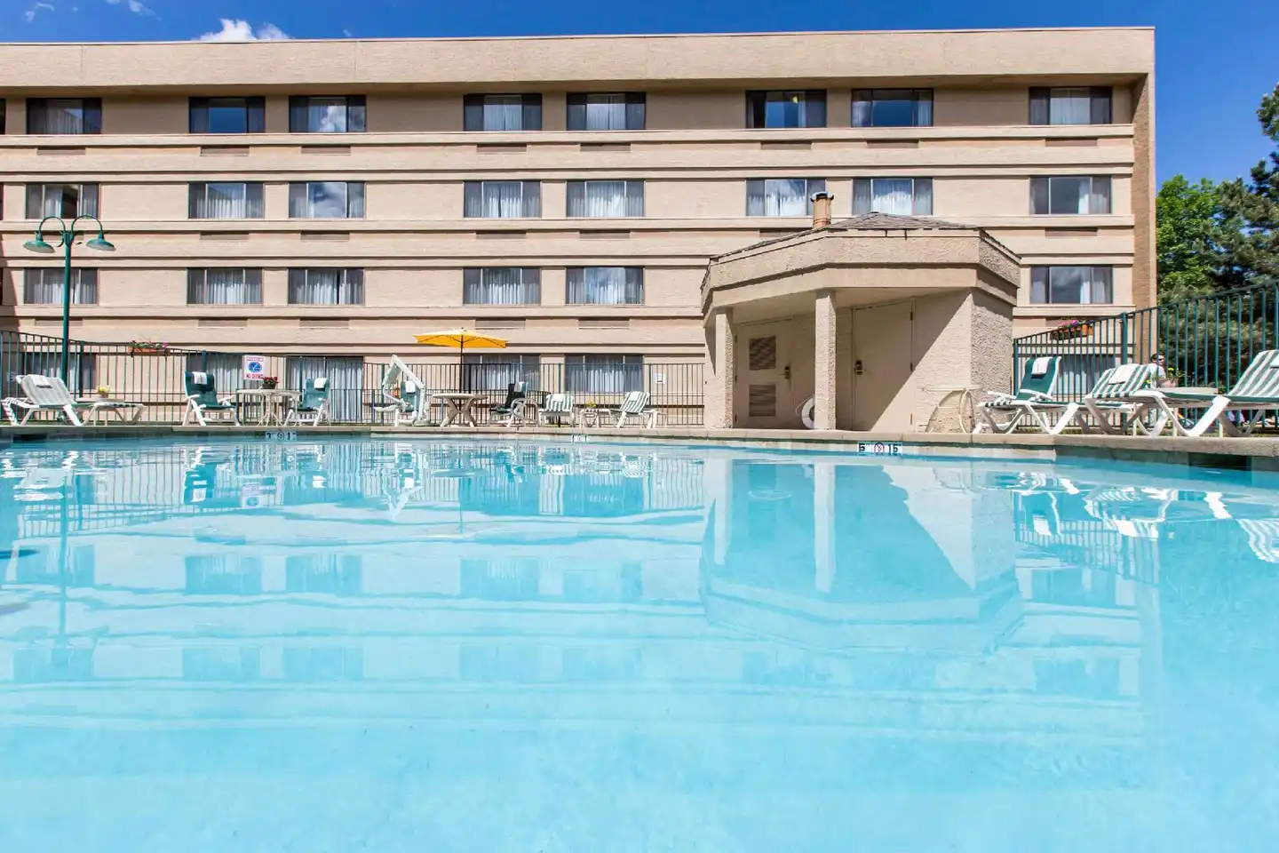 Comfort Inn Near Vail Beaver Creek Pool