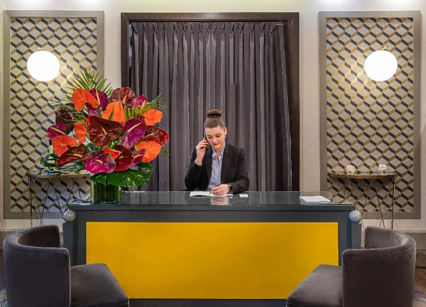 Le Marquis Eiffel Lobby