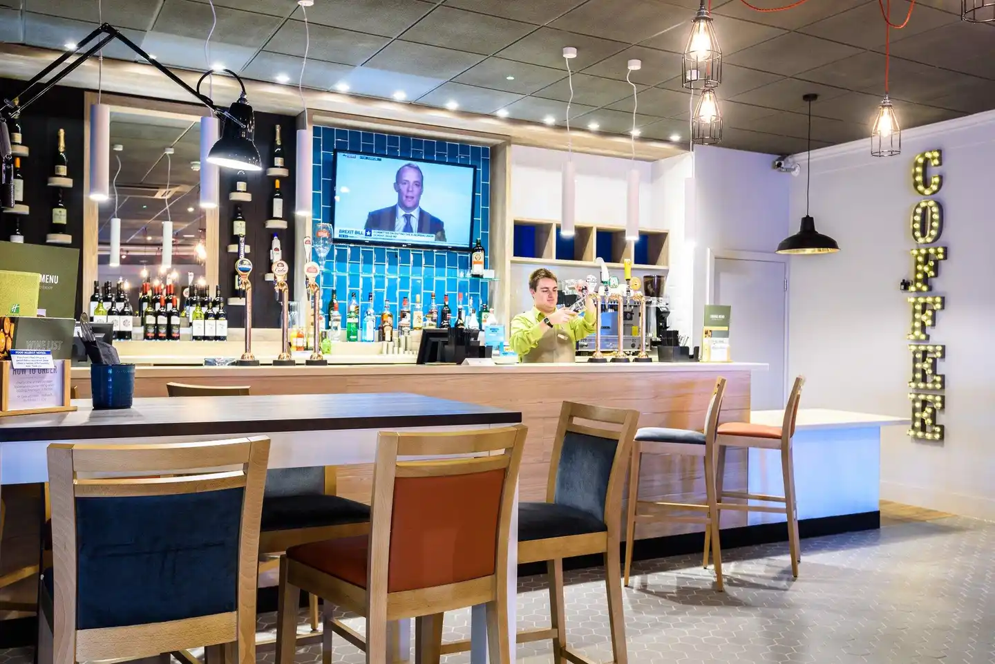 Holiday Inn Portsmouth Bar