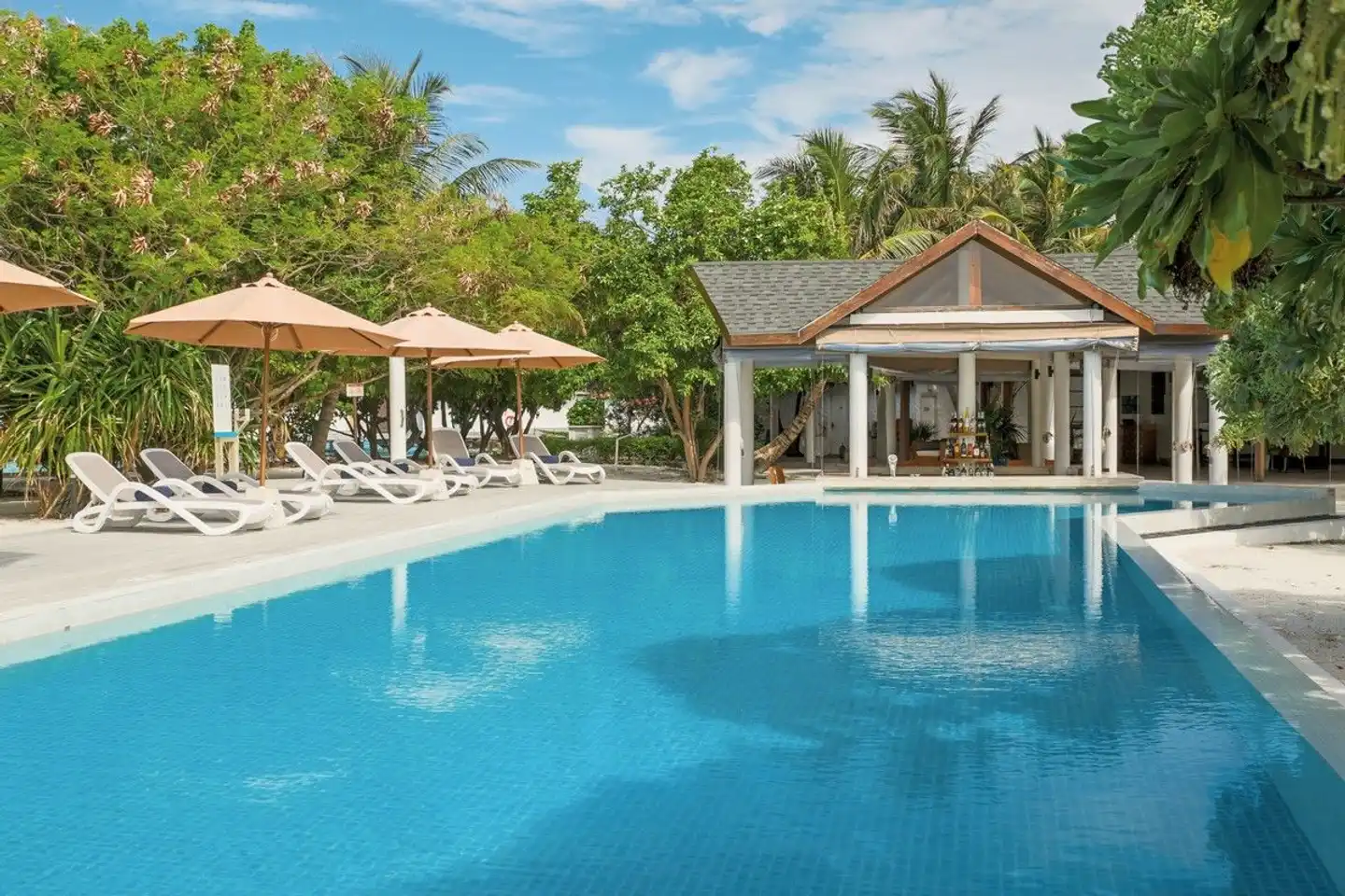 Cinnamon Dhonveli Maldives Pool