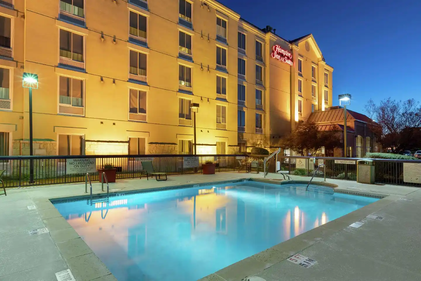Hampton Inn & Suites Austin-Airport Pool