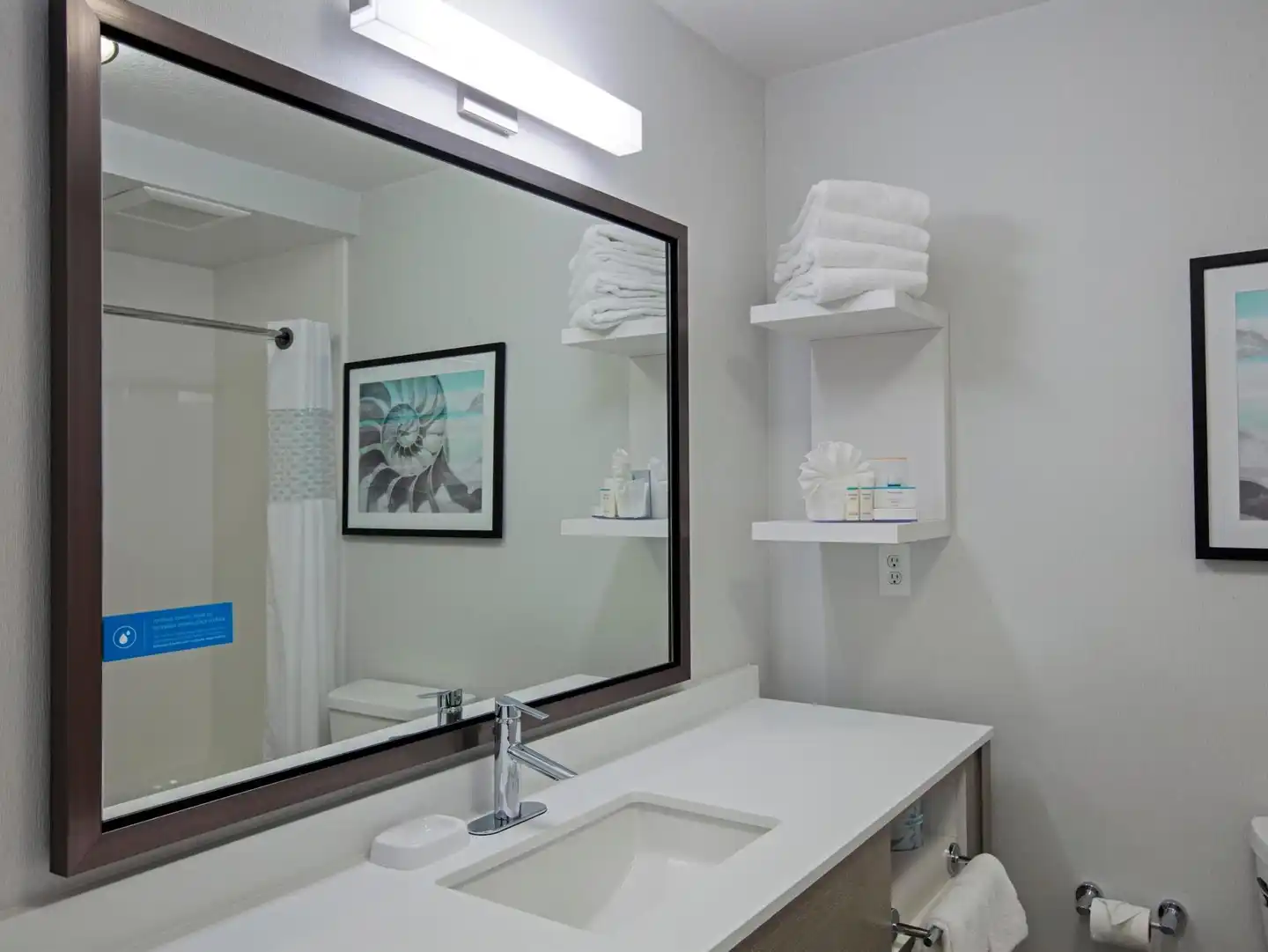 Hampton Inn & Suites Hermosa Beach Badezimmer