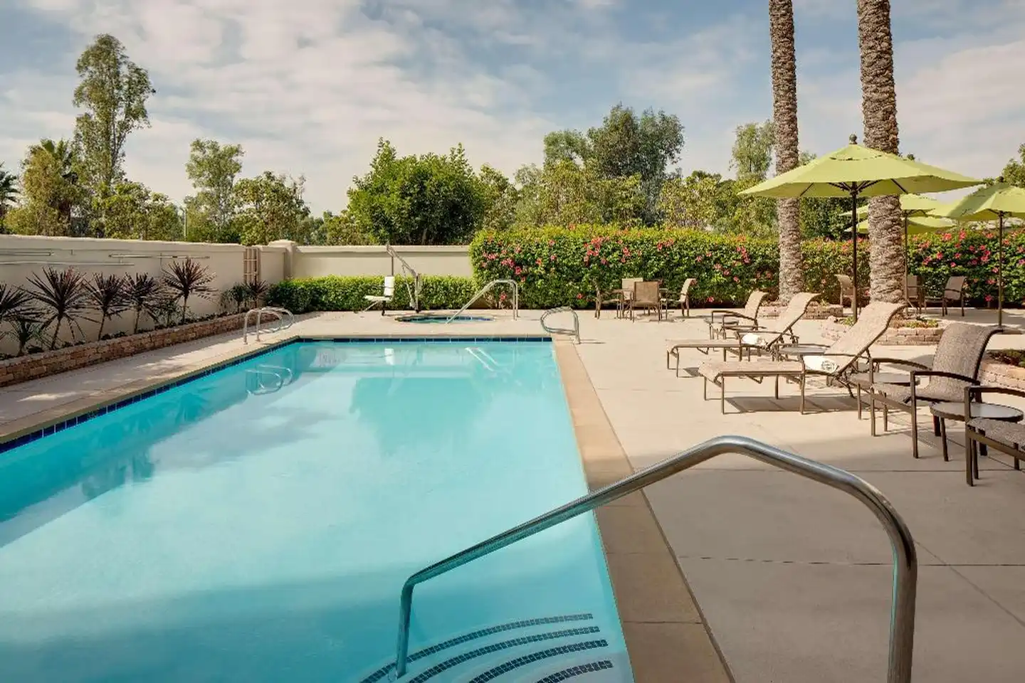 DoubleTree by Hilton Irvine Spectrum Pool