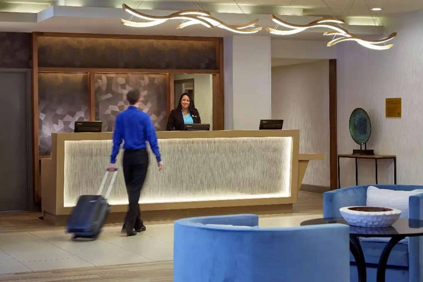 DoubleTree by Hilton LAX - El Segundo Lobby